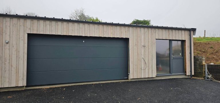 Garador Linear Large sectional door