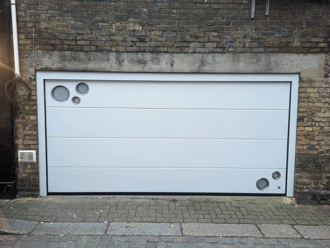 Ryterna flush slick sectional door